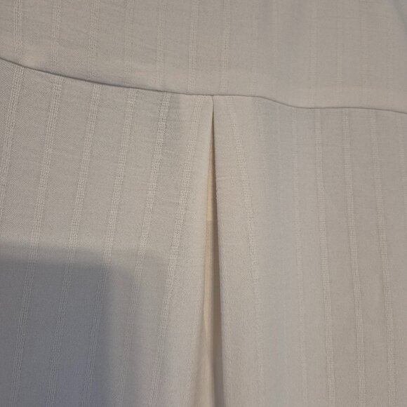 NWT Denver Hayes Cream Sleeveless Top Size Medium - Picture 7 of 7